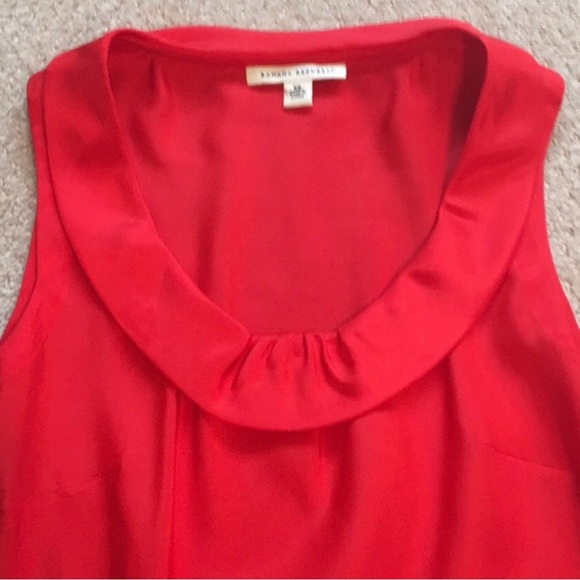 Banana Republic Beautiful Red Silk Blouse - Picture 2 of 5